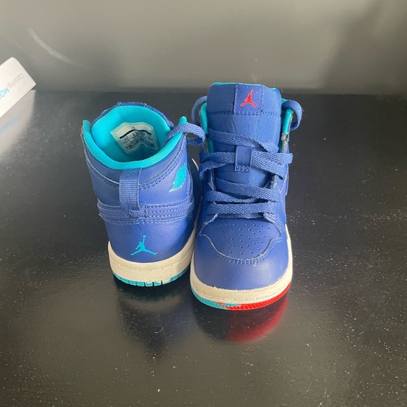 Kids Jordan - Picture 3 of 3